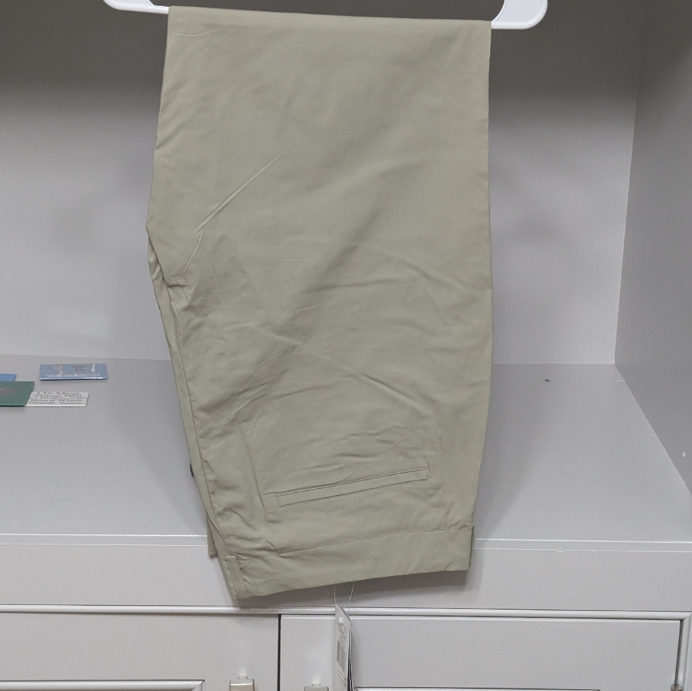 NWT 🎯🏆⭐💥Kenneth Cole Bamboo Green Straight-Leg Pants32x32